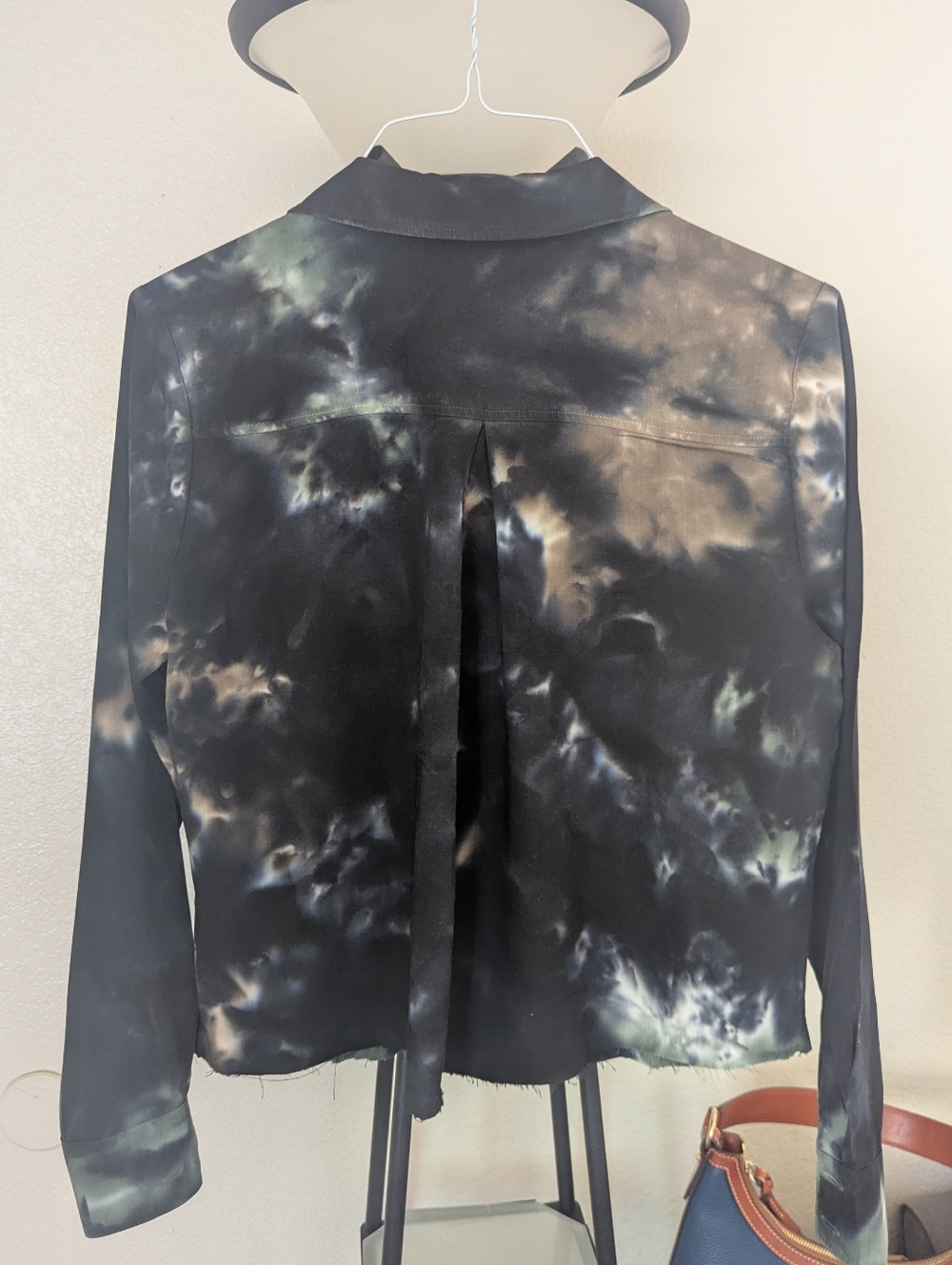 Cloth And StoneTie-Dye Button-Up Shirt in Dark Green and Black And Brown - Picture 4 of 7